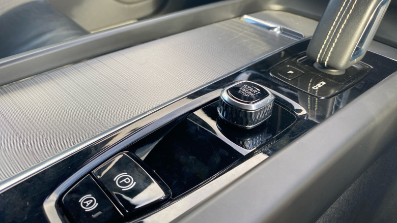 Volvo V60 2.0 B3P R DESIGN 5dr Auto [7 speed] Petrol Estate